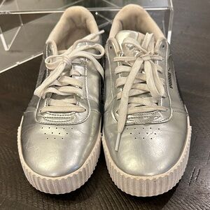 Puma Silver and Black Sneakers 10 M. 7.5 W
